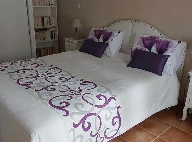 Location Saisonniere En Provence 로슈포르트두가드